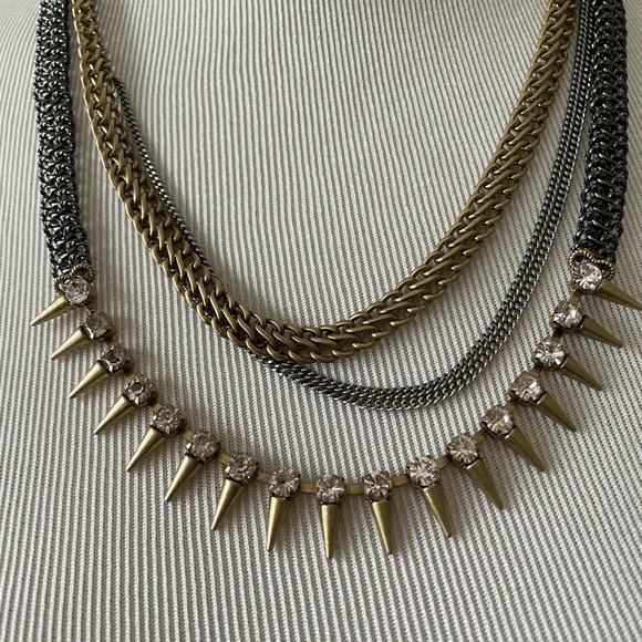 ❌Sold❌Stella & Dot Renegade Statement Necklace - Picture 2 of 4